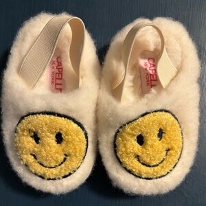 Capelli New York Toddler Slippers Size 4/5